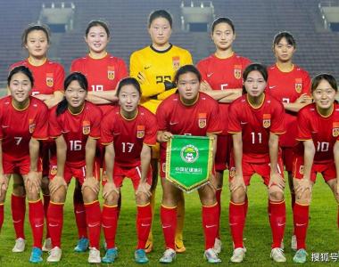 包含中国国家女足备战亚洲杯赛热火朝天的词条